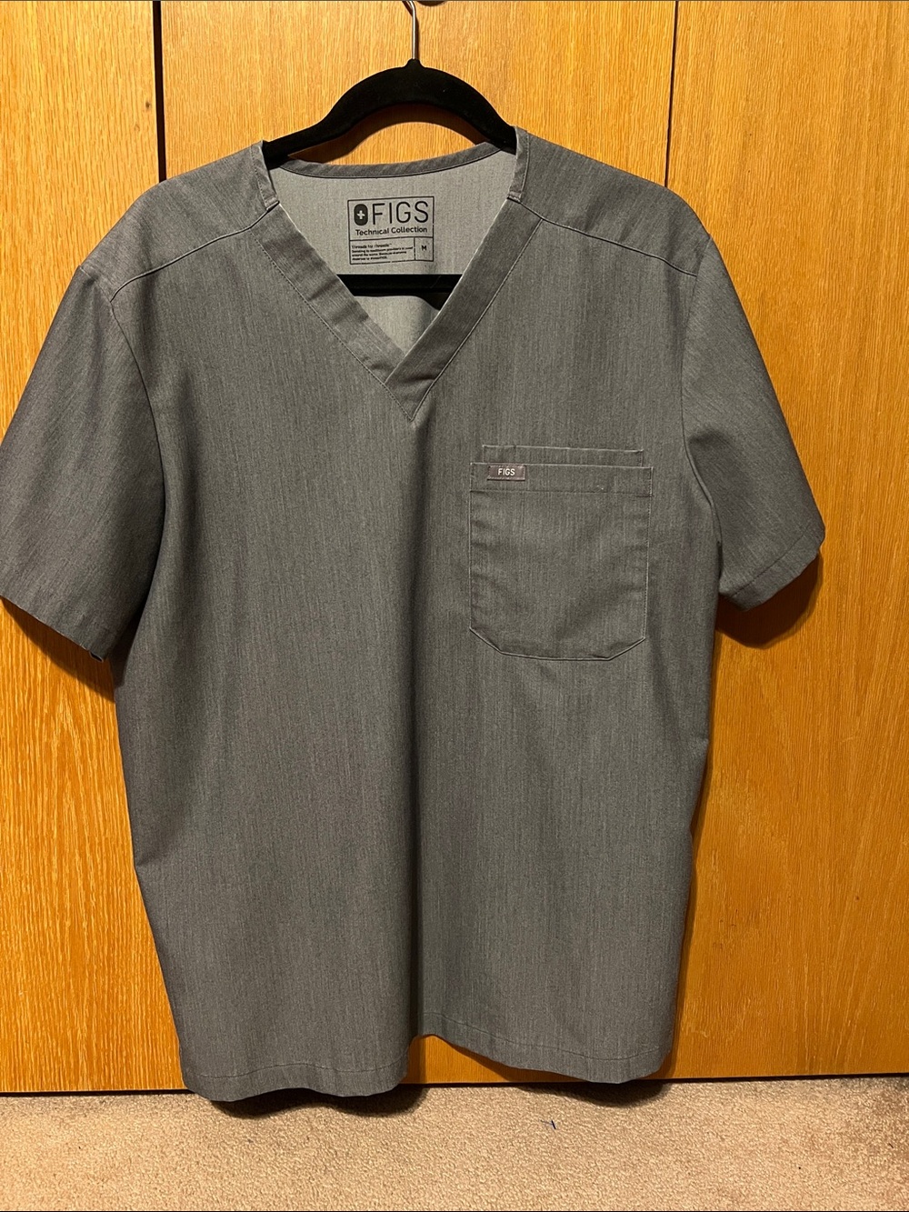 Figs men’s three pocket graphite, scrub shirt. Sz. Med. Good cond.